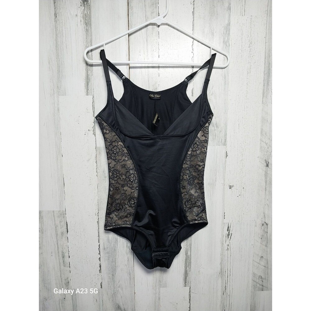Inspirations Be Chic Collection Maidenform Under-Bust Body Briefer, Black, Sz M